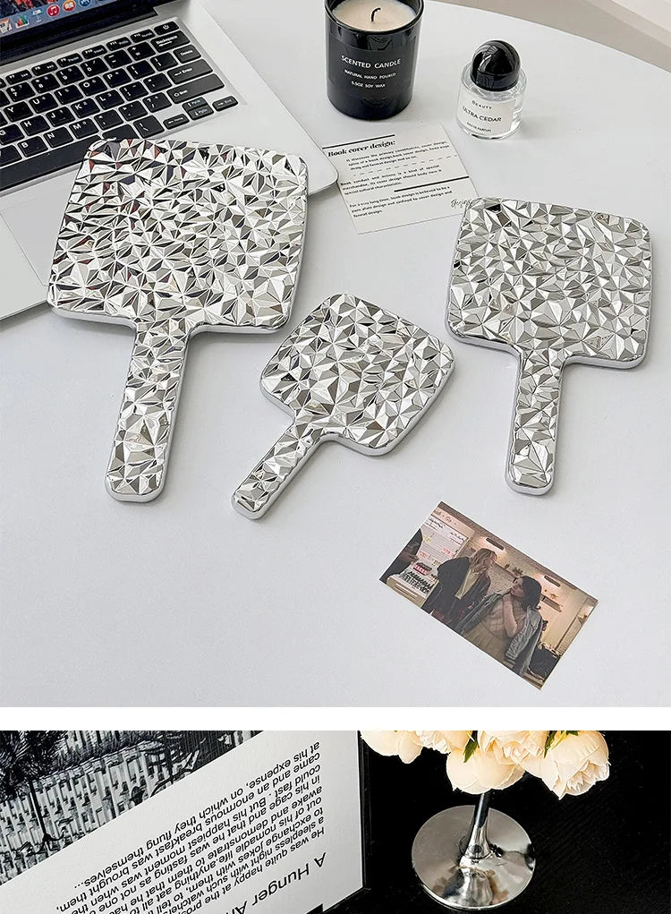 Portable Handheld Makeup Mirror – Modern Design